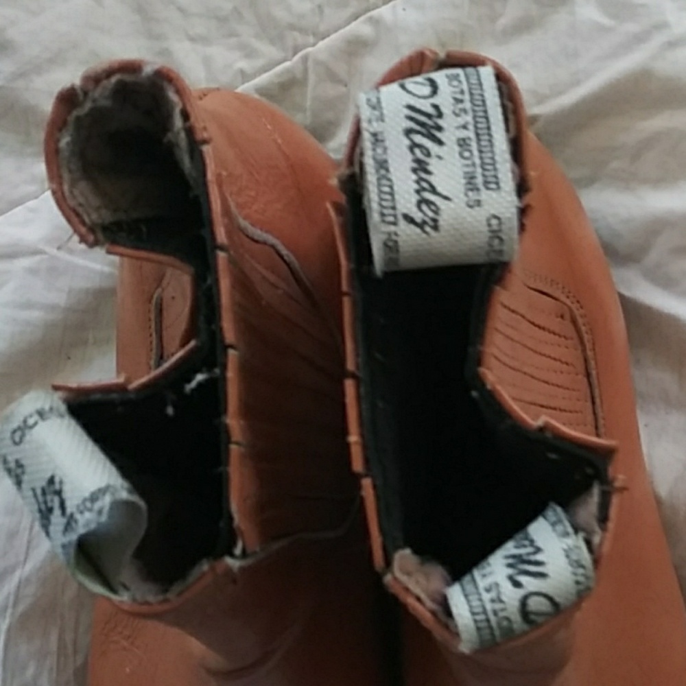 D'Menedez Boots - Picture 3 of 3